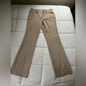 New York & Company size 4R stretch bootcut cream dress pants